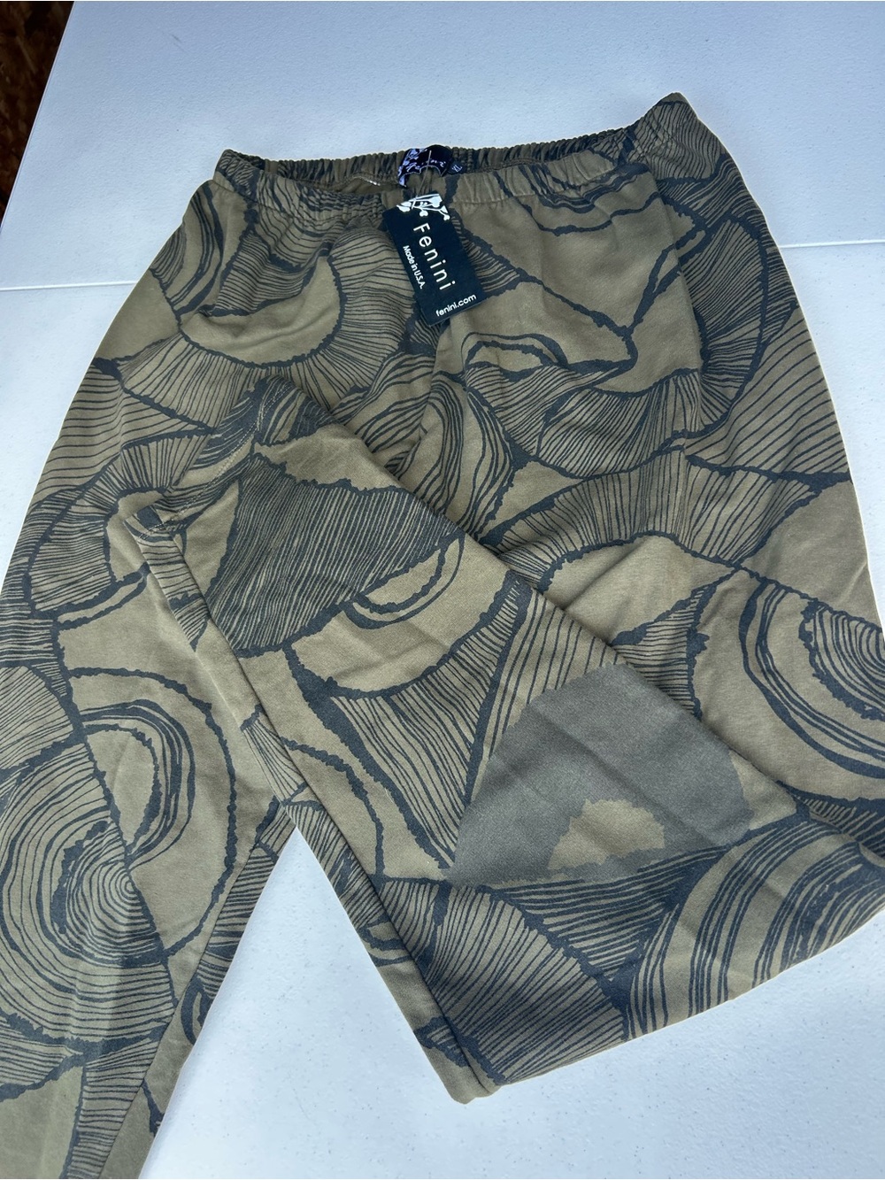 Fenini nwts. Olive Abstract Print Wide-Leg Pants